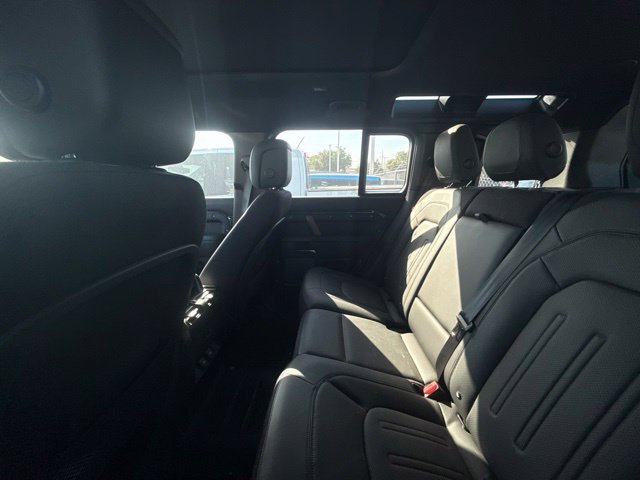 Used 2023 Land Rover Defender 110 X AWD/4WD image 7