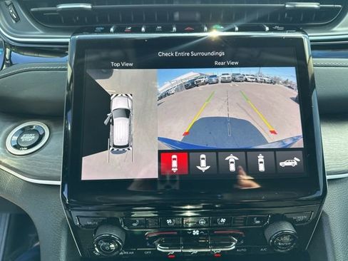 Used 2023 Jeep Grand Cherokee 30th Anniversary image 24