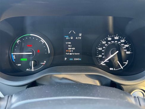 Used 2024 Toyota Sienna XLE image 21