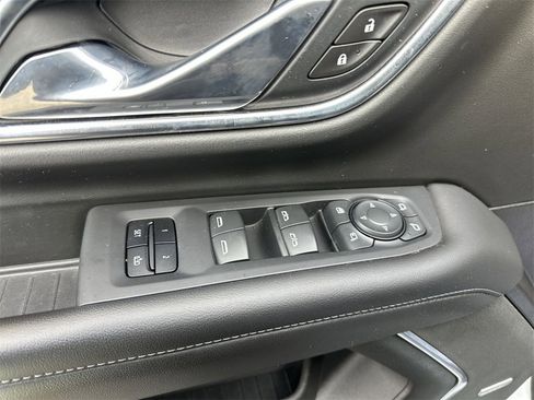 Used 2021 Chevrolet Tahoe LT w/ LT Signature Package image 13