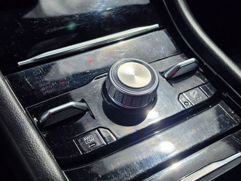 Used 2024 Jeep Grand Cherokee Overland w/ Trailer Tow Package image 29