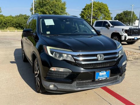 Used 2016 Honda Pilot Touring image 8