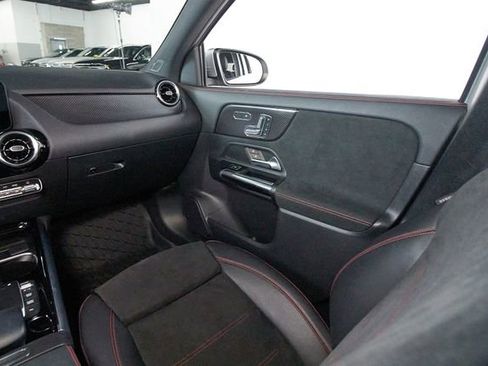 Used 2022 Mercedes-Benz GLA 250 4MATIC image 8