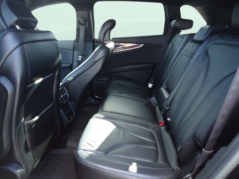 Used 2017 Lincoln MKX Select w/ Select Plus Package image 27