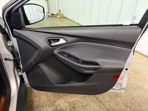Used 2014 Ford Focus SE image 24