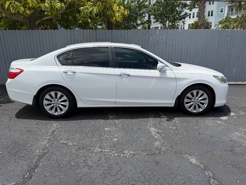 Used 2015 Honda Accord EX image 3