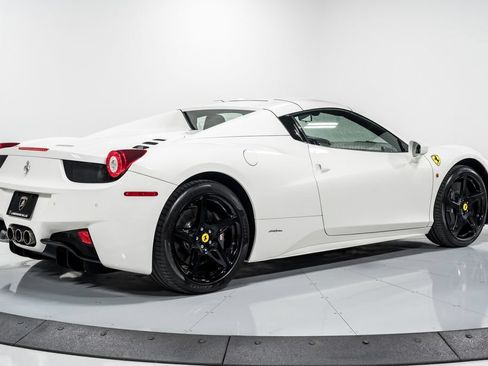 Used 2014 Ferrari 458 Spider RWD image 34