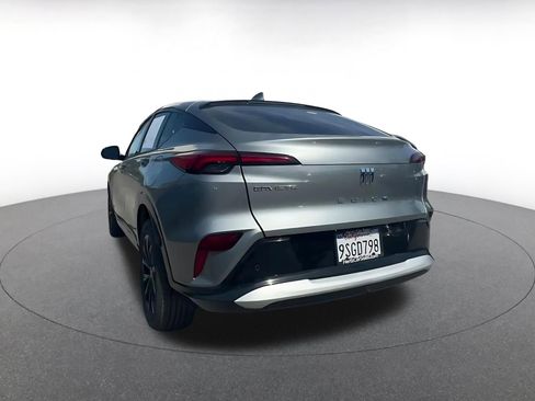 Used 2025 Buick Envista Sport Touring image 11