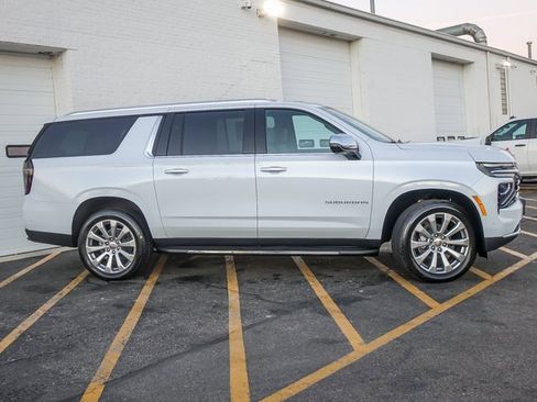 New 2026 Chevrolet Suburban Premier image 5