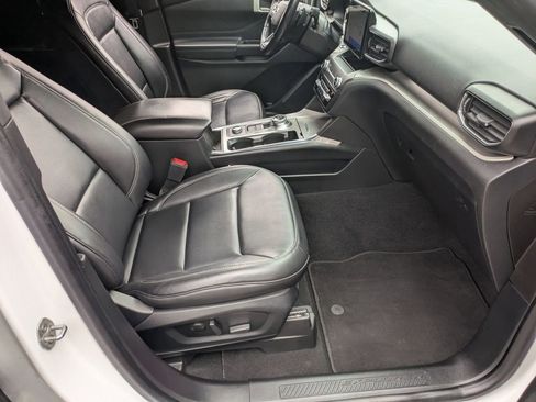 Used 2020 Ford Explorer XLT w/ Equipment Group 202A image 24