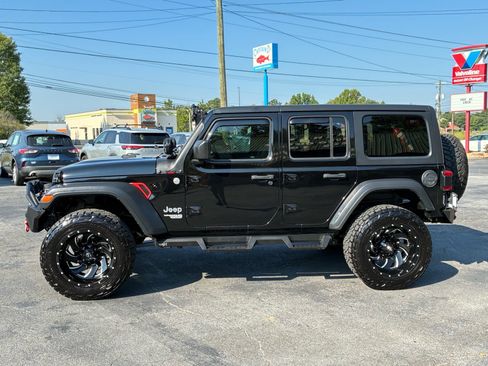 Used 2019 Jeep Wrangler Unlimited Sport S AWD/4WD image 4