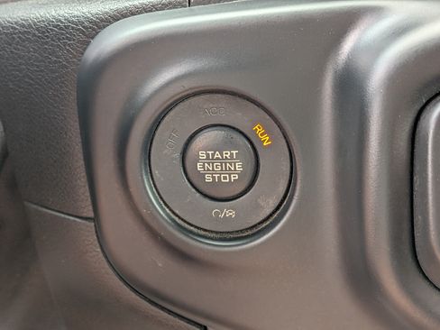 Used 2018 Jeep Wrangler Sport AWD/4WD image 26
