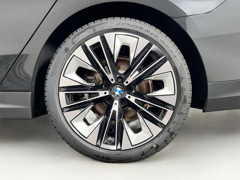 New 2025 BMW 530i xDrive image 33