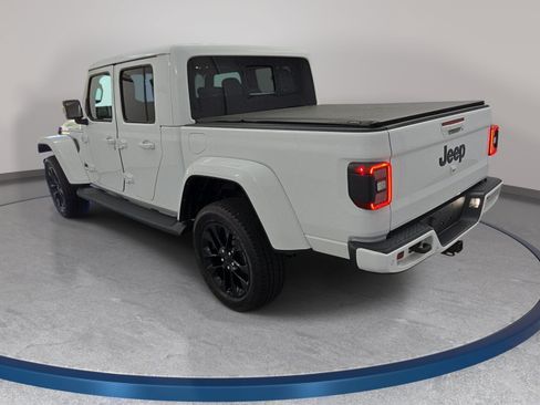 Used 2023 Jeep Gladiator Overland AWD/4WD image 7