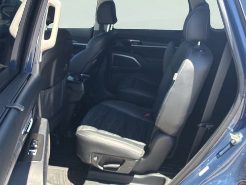 Used 2023 Kia Telluride AWD image 25