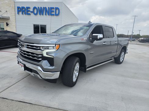 Used 2023 Chevrolet Silverado 1500 LTZ w/ Z71 Off-Road Package image 7