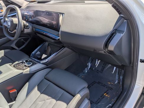 Used 2025 BMW X3 xDrive30i AWD/4WD image 9