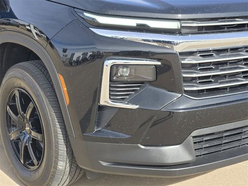 Used 2024 Chevrolet Traverse LT image 30