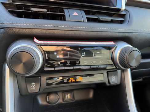 Certified 2025 Toyota RAV4 LE AWD/4WD image 25