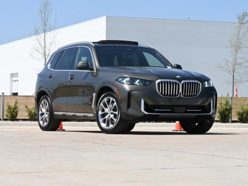 Certified 2026 BMW X5 sDrive40i image 2