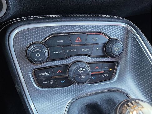 Used 2017 Dodge Challenger SRT Hellcat image 28