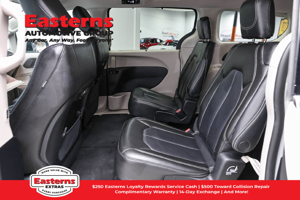 Used 2023 Chrysler Pacifica Touring-L FWD image 22