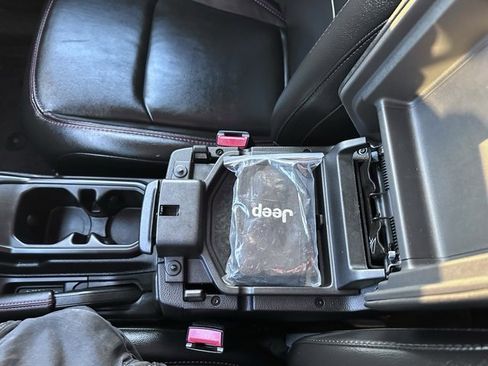 Used 2023 Jeep Gladiator Rubicon w/ Cold Weather Group image 29