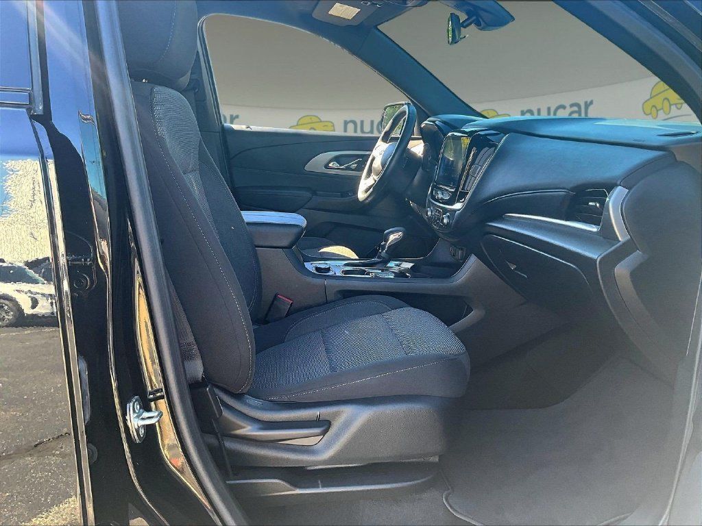 Used 2023 Chevrolet Traverse LT w/ Midnight/Sport Edition AWD/4WD image 22