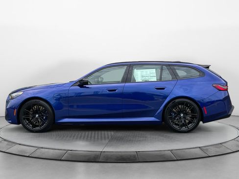 New 2027 BMW M5 Touring AWD/4WD image 4