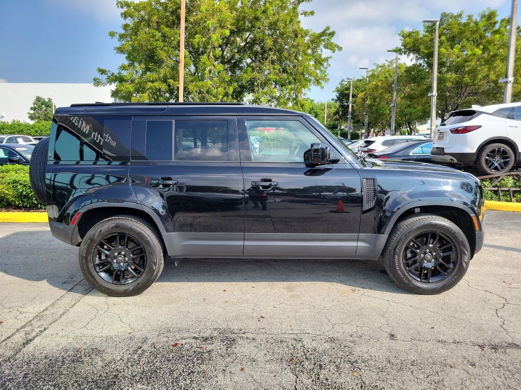 Used 2025 Land Rover Defender 110 S AWD/4WD image 8