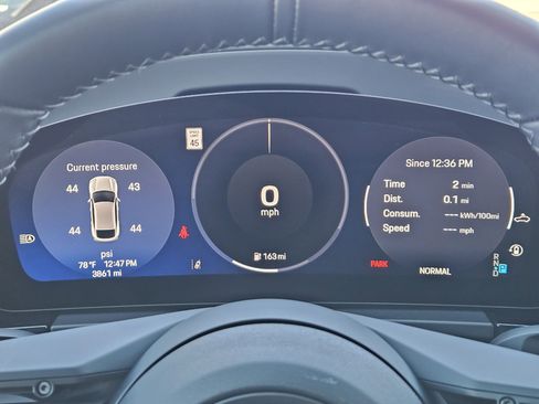 Certified 2024 Porsche Macan 4 Electric image 16