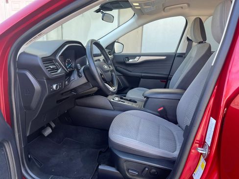 Used 2021 Ford Escape SE w/ SE Sport Appearance Package FWD image 12