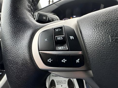 Used 2022 Ford Explorer XLT image 19