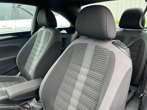 Used 2014 Volkswagen Beetle R-Line FWD image 9