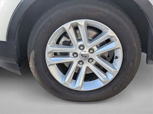 Used 2011 Ford Explorer XLT w/ 202A Rapid Spec Order Code AWD/4WD image 25