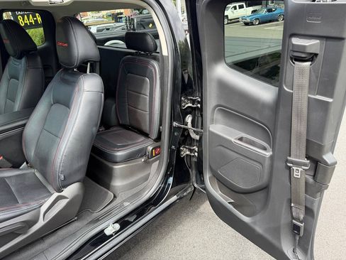 Used 2020 GMC Canyon SLE RWD image 13