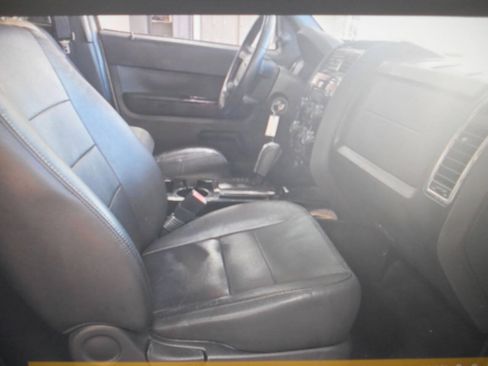 Used 2010 Ford Escape Limited AWD/4WD image 18