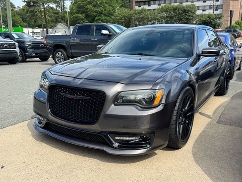 Used 2019 Chrysler 300 S RWD image 2