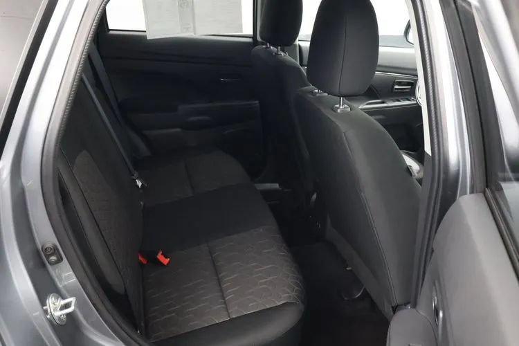 Used 2025 Mitsubishi Outlander Sport LE AWD/4WD image 18