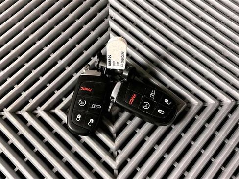 Used 2020 Jeep Grand Cherokee Altitude AWD/4WD image 11