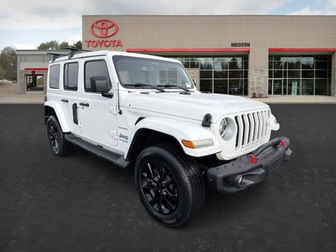 Used 2021 Jeep Wrangler Unlimited Sahara w/ Cold Weather Group image 3