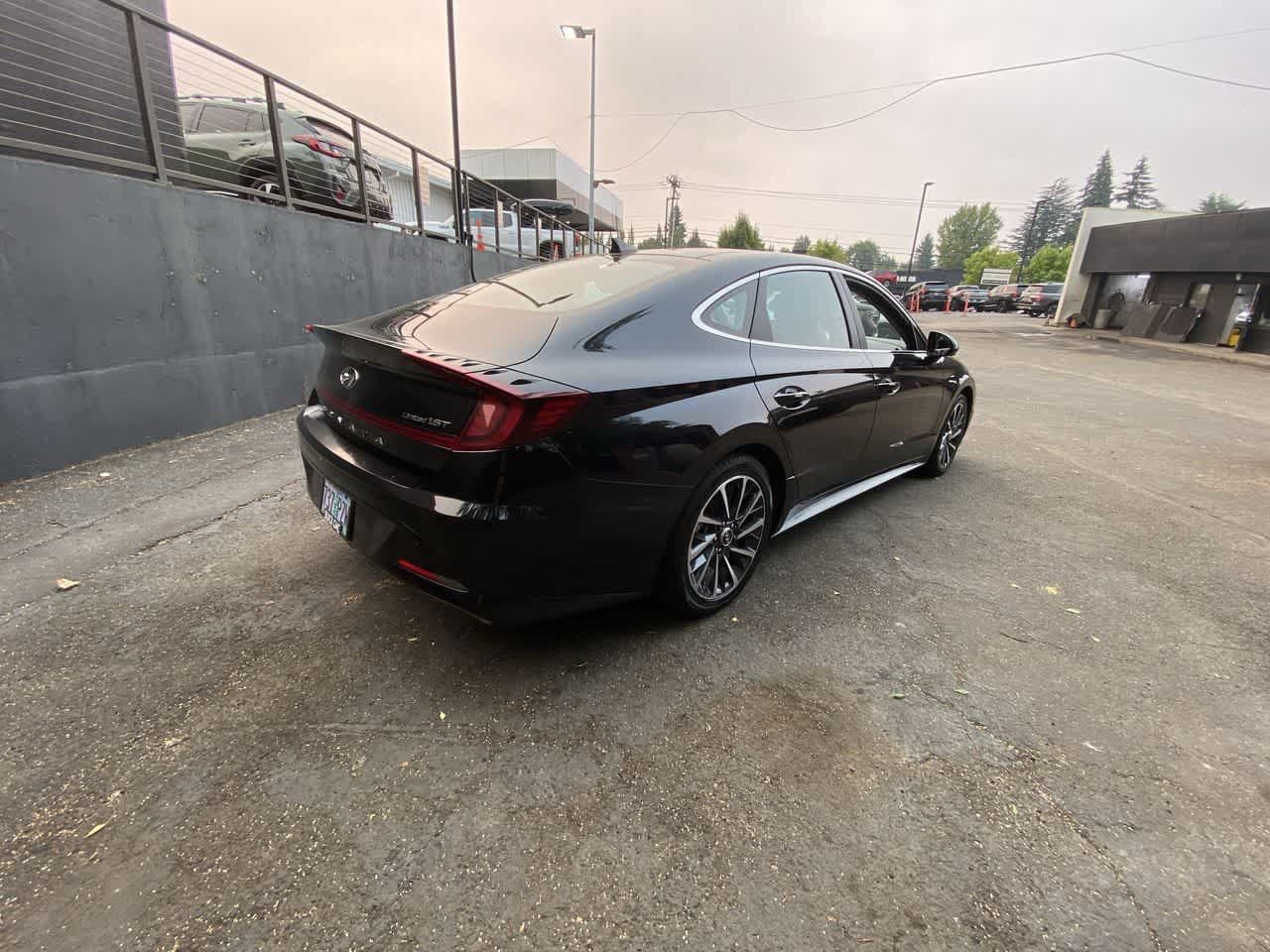 Used 2022 Hyundai Sonata Limited w/ Cargo Package FWD image 6