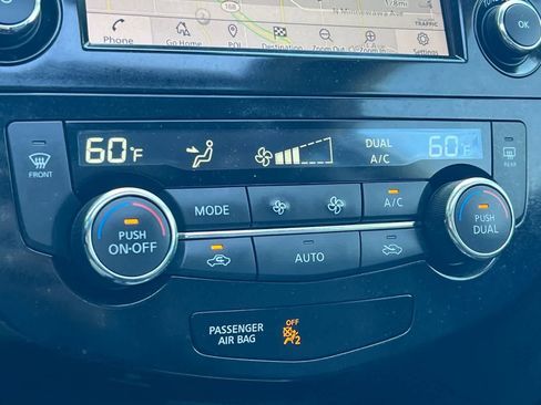 Used 2020 Nissan Rogue SL w/ Premium Package FWD image 24
