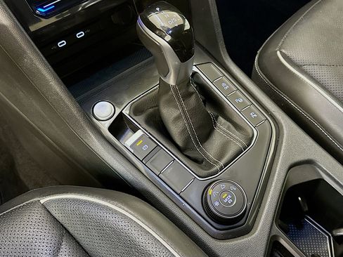 Used 2024 Volkswagen Tiguan SEL R-Line image 25