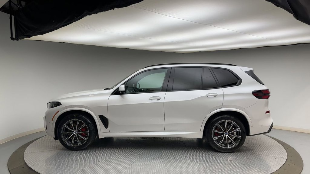 Used 2024 BMW X5 xDrive40i w/ M Sport Package AWD/4WD image 5