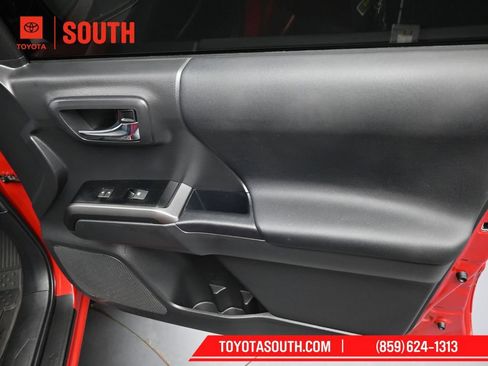 Used 2023 Toyota Tacoma TRD Sport image 28