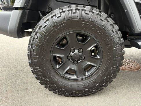Used 2024 Jeep Wrangler Sport AWD/4WD image 17
