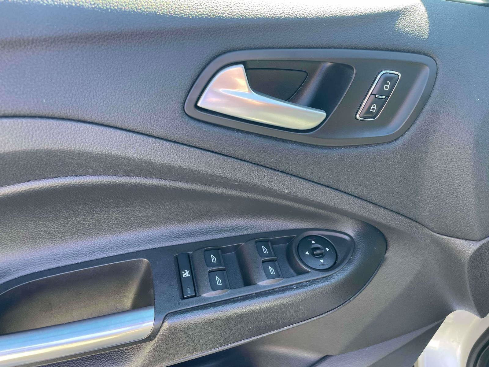 Used 2016 Ford Escape SE w/ Equipment Group 201A AWD/4WD image 11