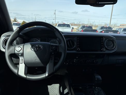 Used 2023 Toyota Tacoma TRD Off-Road image 13