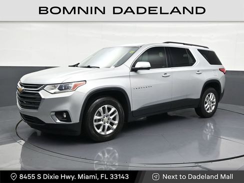 Used 2021 Chevrolet Traverse LT image 1